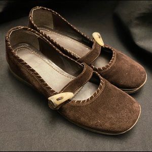 Fits Like US8 Brown Suede Mary Jane Flats